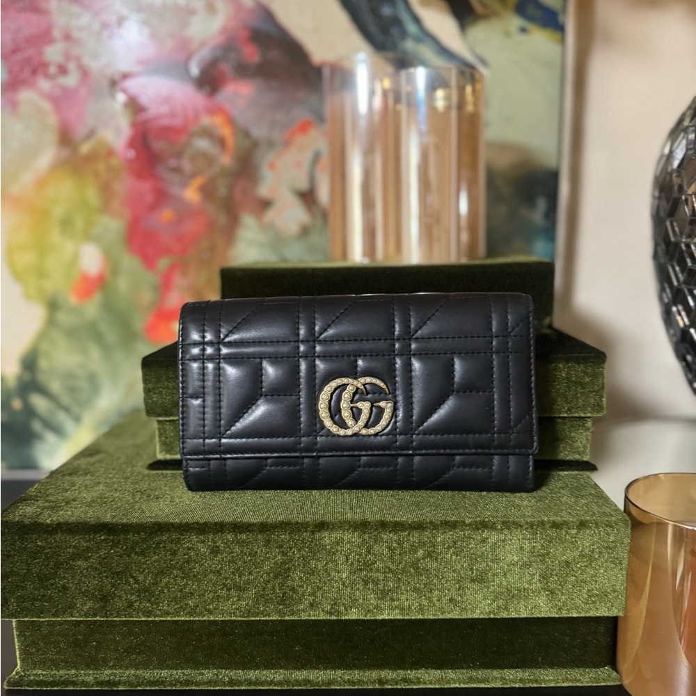 Gucci GG Marmont Matlasse Chevron Pearly  Black Leather Wallet /Includes C.O.A